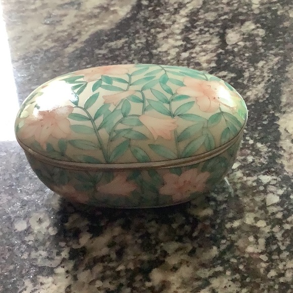 Otagiri Other - Vintage Otagiri “Serenade” covered trinket dish, Japan